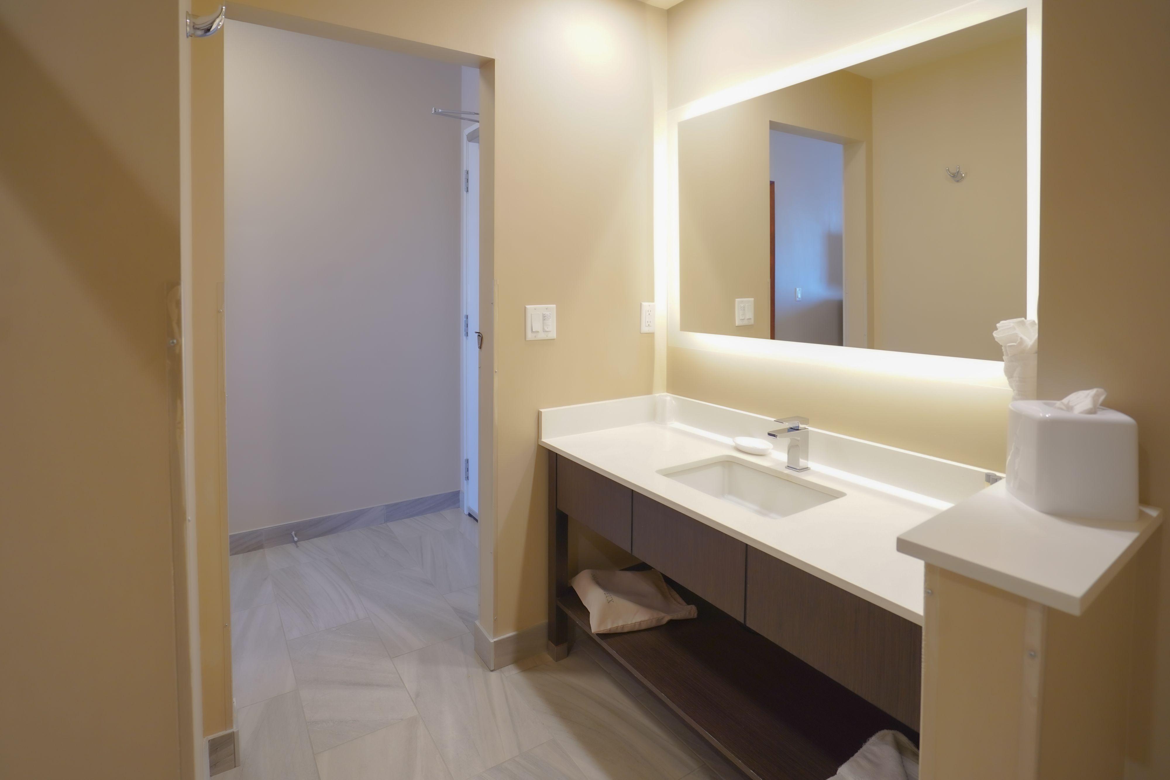 Fairfield Inn & Suites By Marriott Airdrie Bagian luar foto