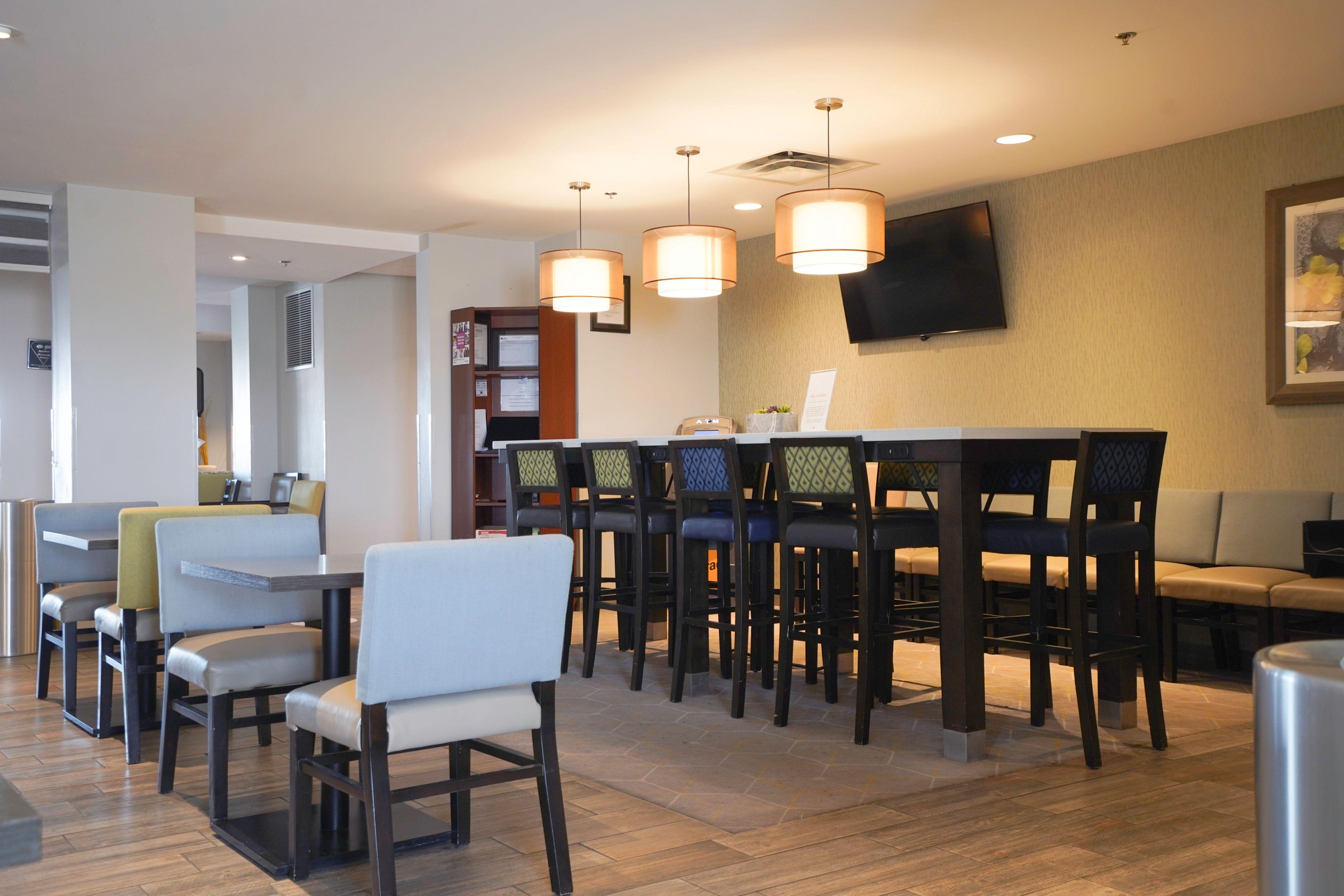 Fairfield Inn & Suites By Marriott Airdrie Bagian luar foto