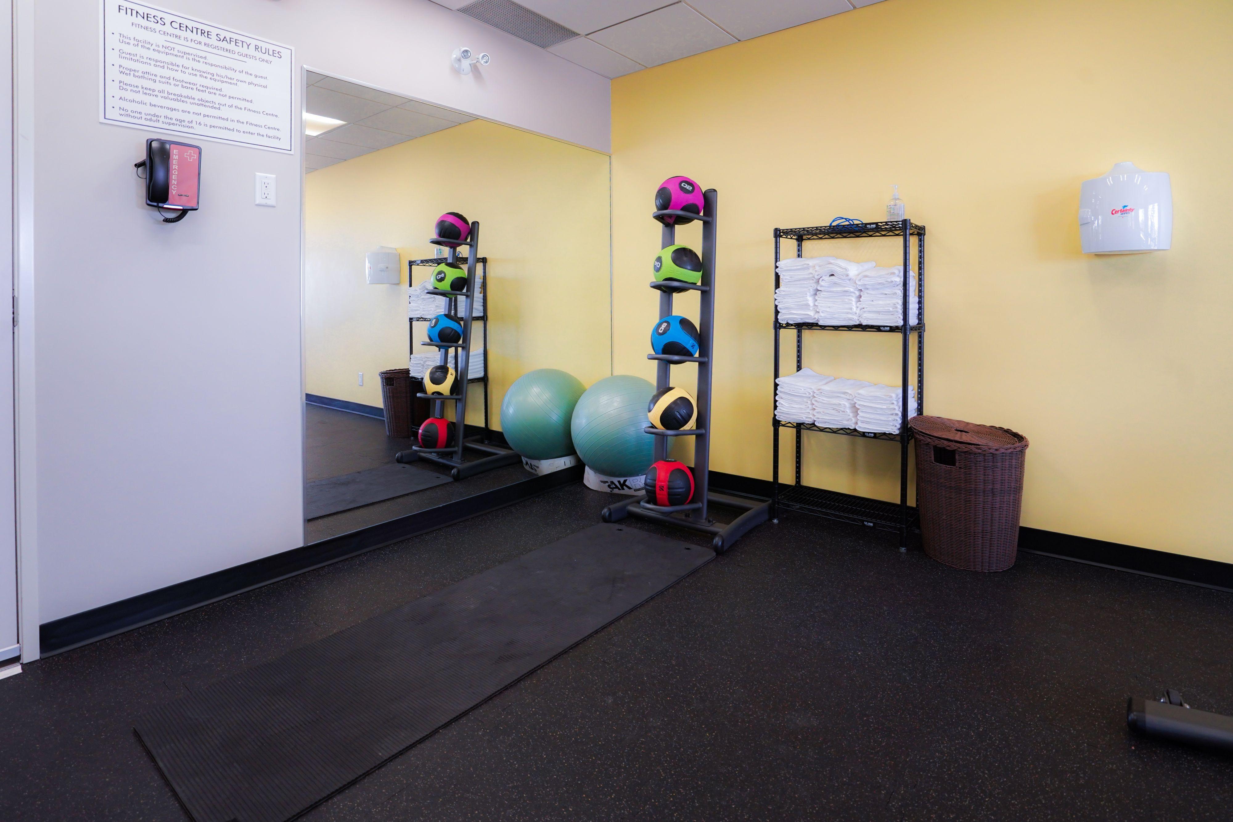 Fairfield Inn & Suites By Marriott Airdrie Bagian luar foto