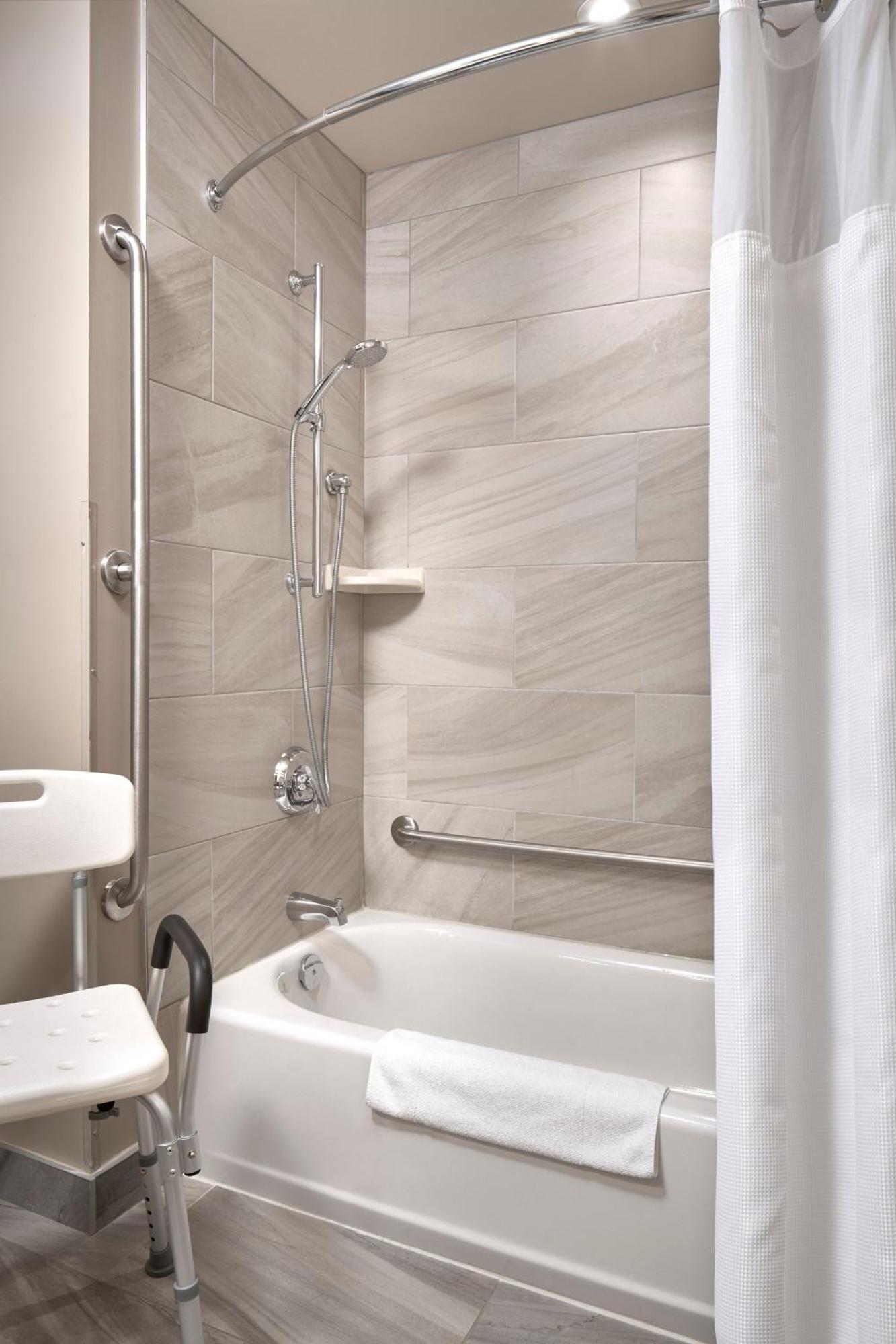 Fairfield Inn & Suites By Marriott Airdrie Bagian luar foto