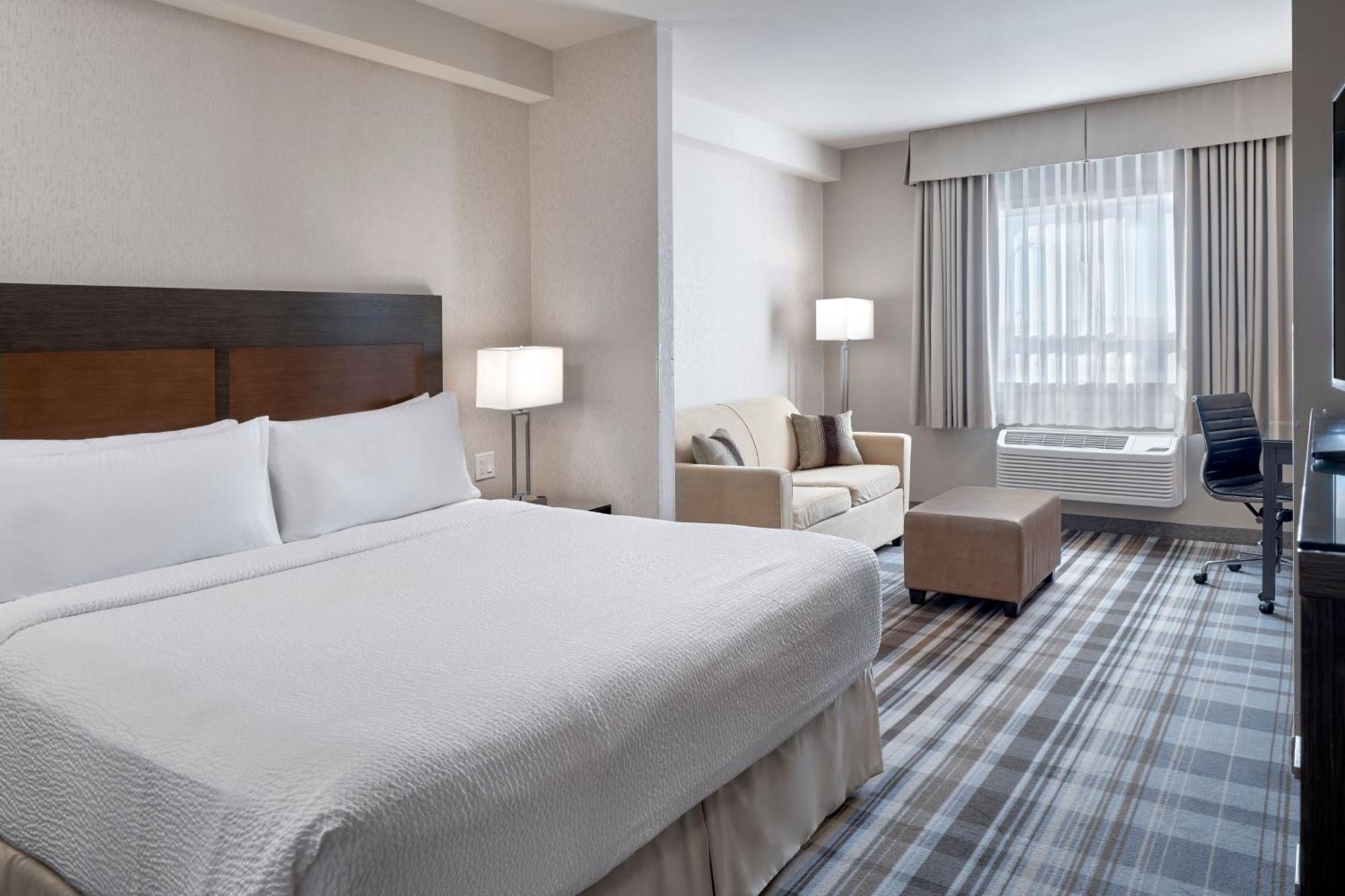 Fairfield Inn & Suites By Marriott Airdrie Bagian luar foto