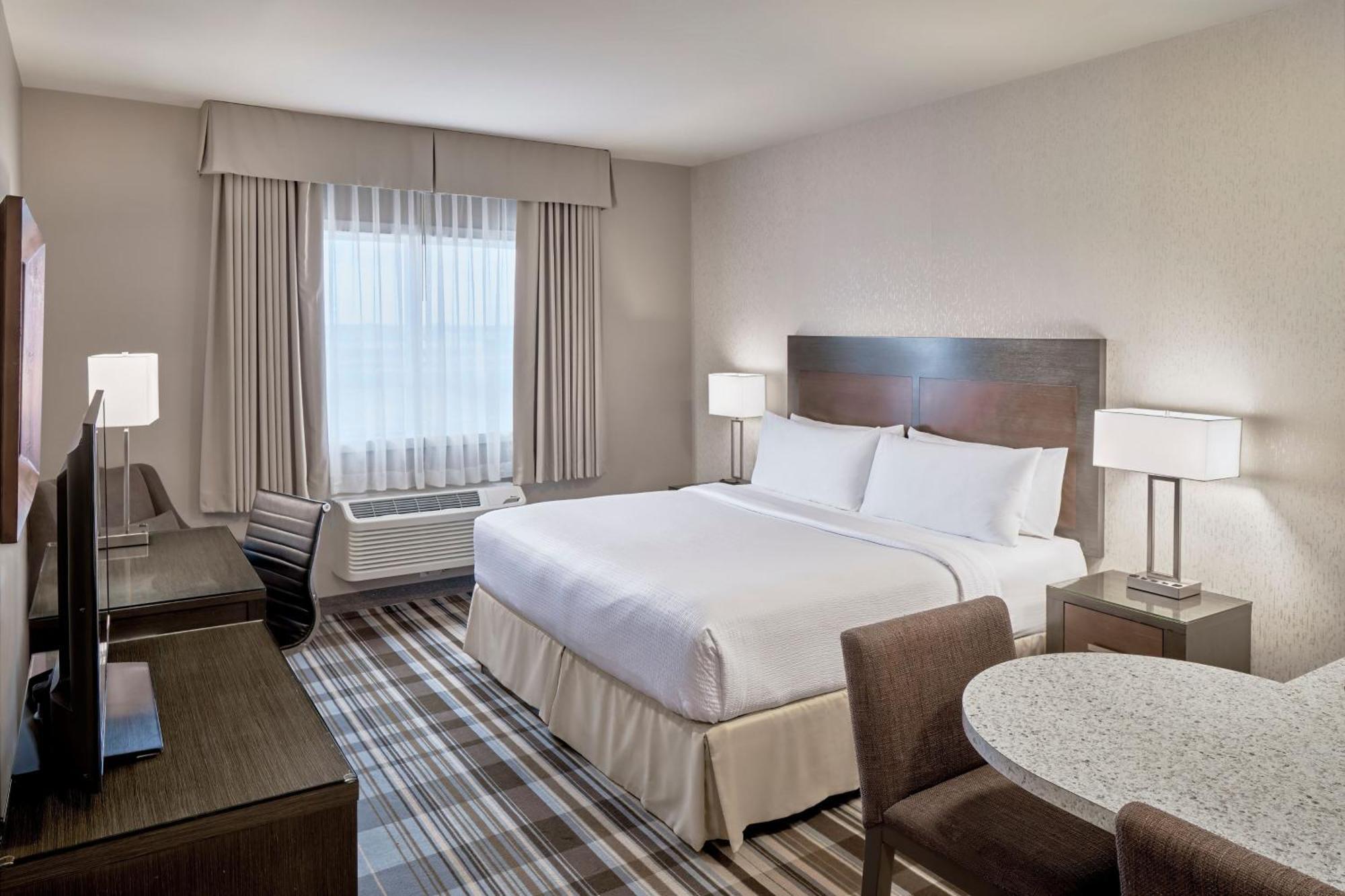 Fairfield Inn & Suites By Marriott Airdrie Bagian luar foto