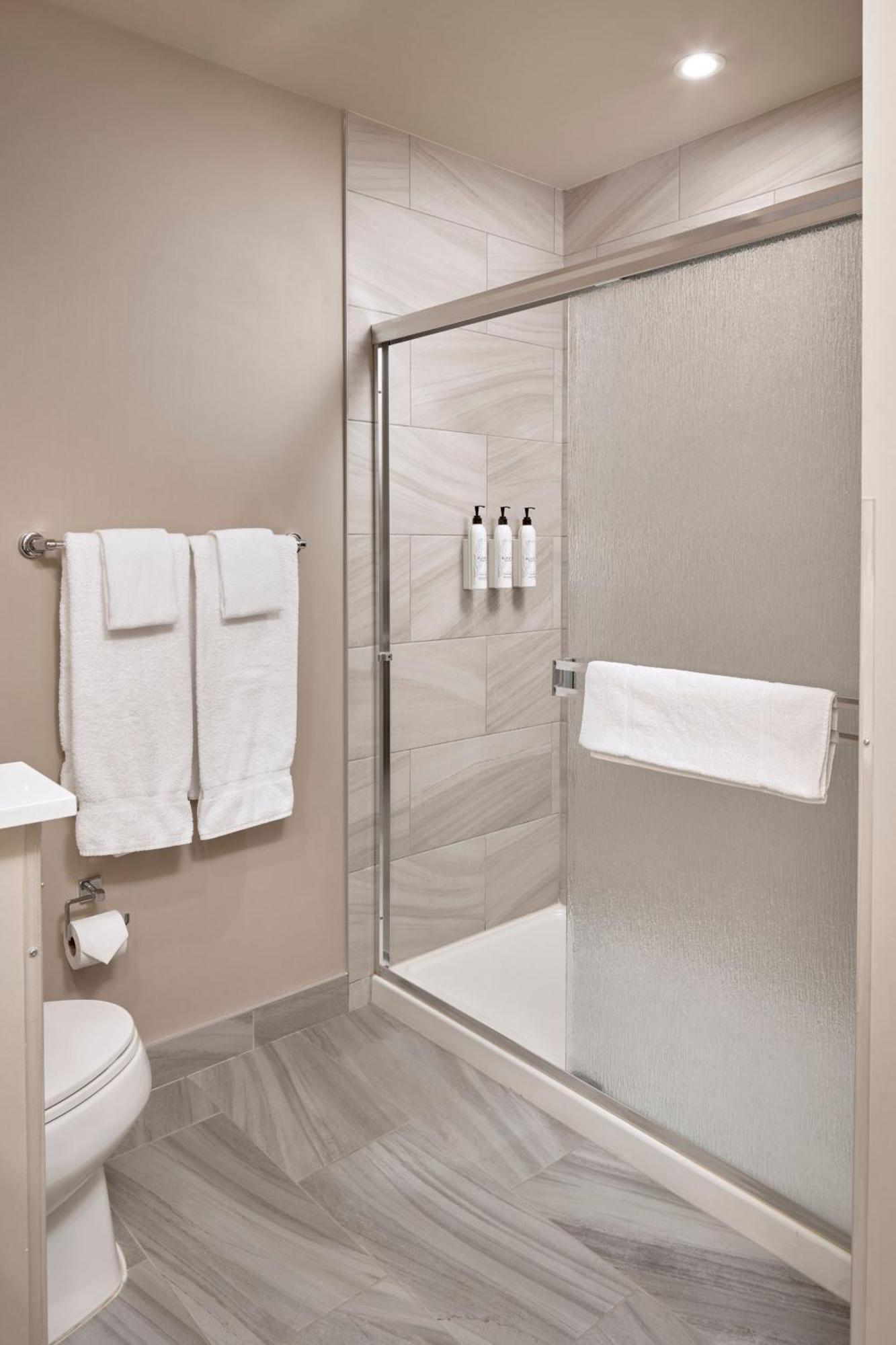 Fairfield Inn & Suites By Marriott Airdrie Bagian luar foto