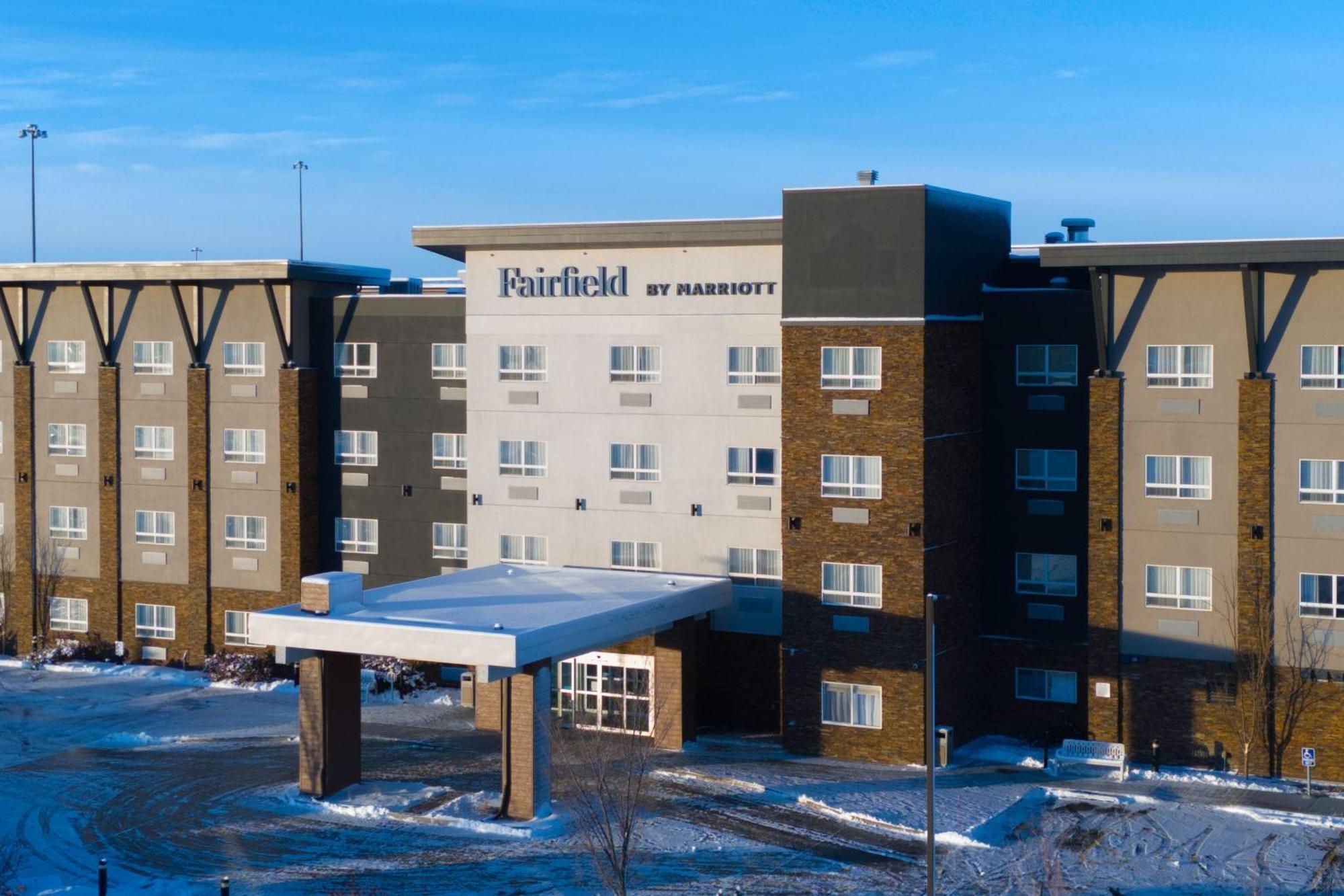 Fairfield Inn & Suites By Marriott Airdrie Bagian luar foto