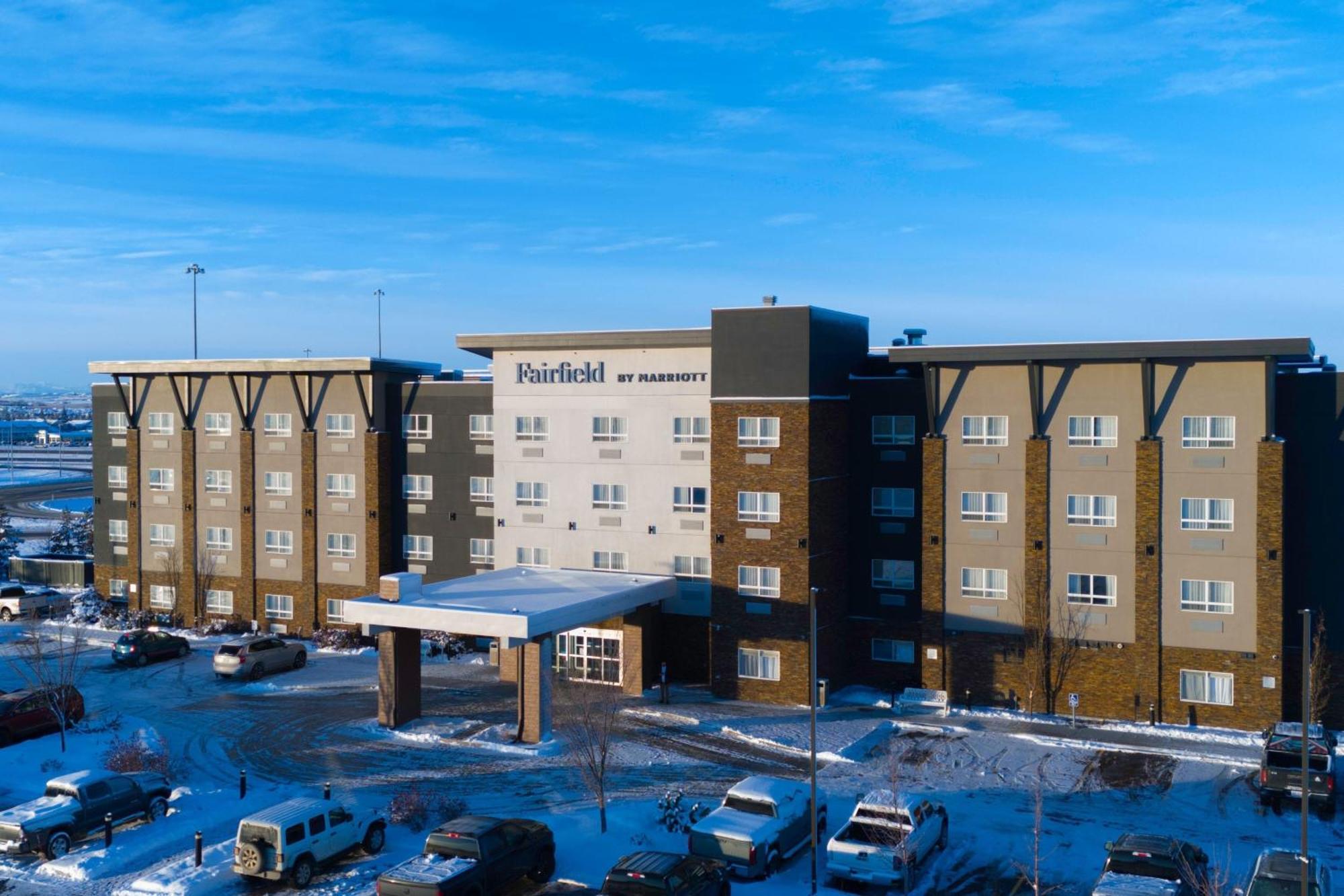 Fairfield Inn & Suites By Marriott Airdrie Bagian luar foto