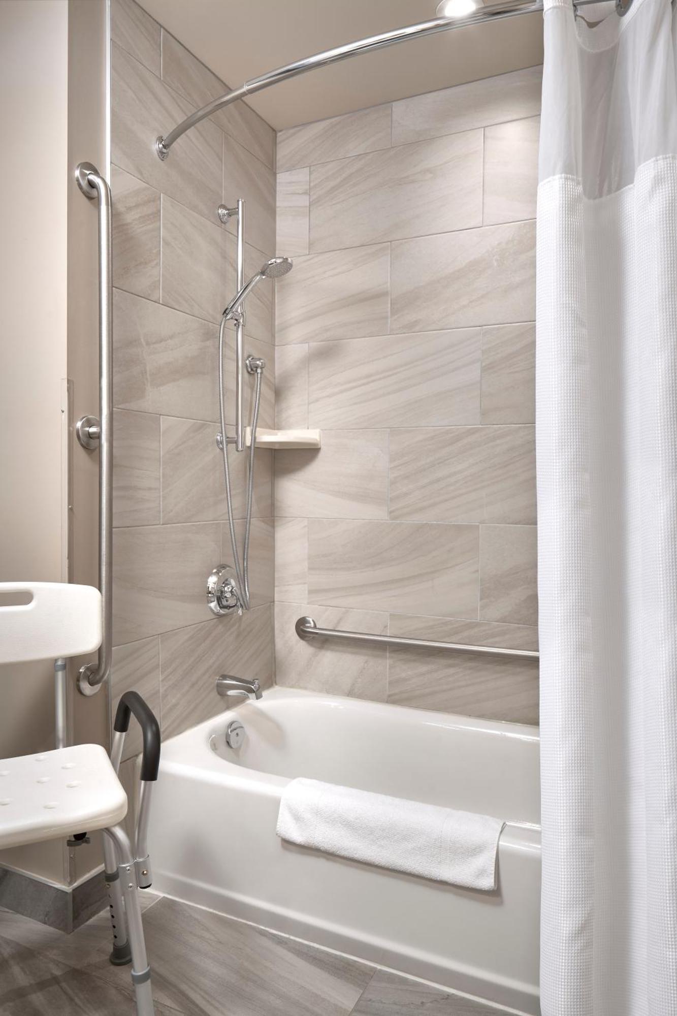 Fairfield Inn & Suites By Marriott Airdrie Bagian luar foto