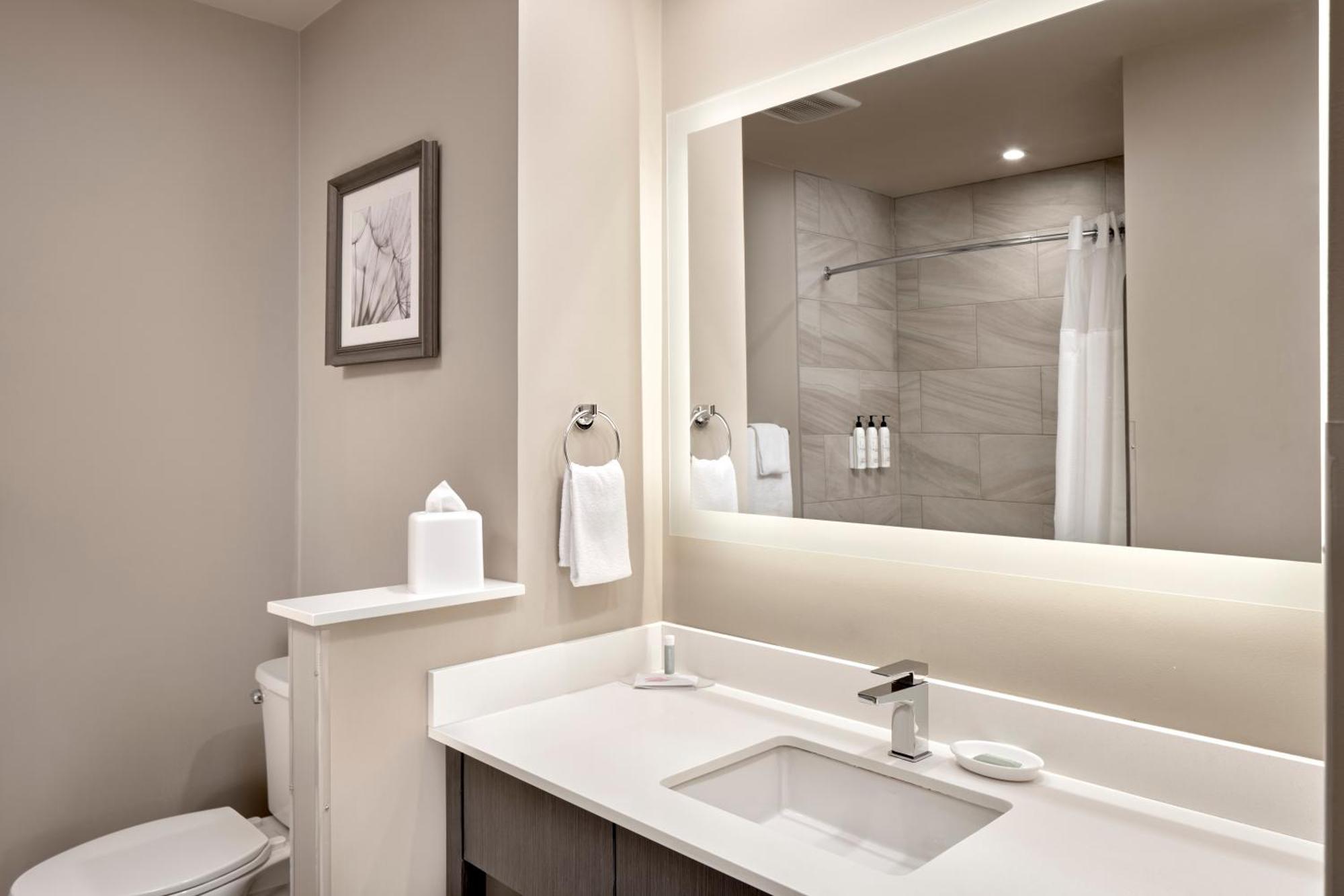 Fairfield Inn & Suites By Marriott Airdrie Bagian luar foto