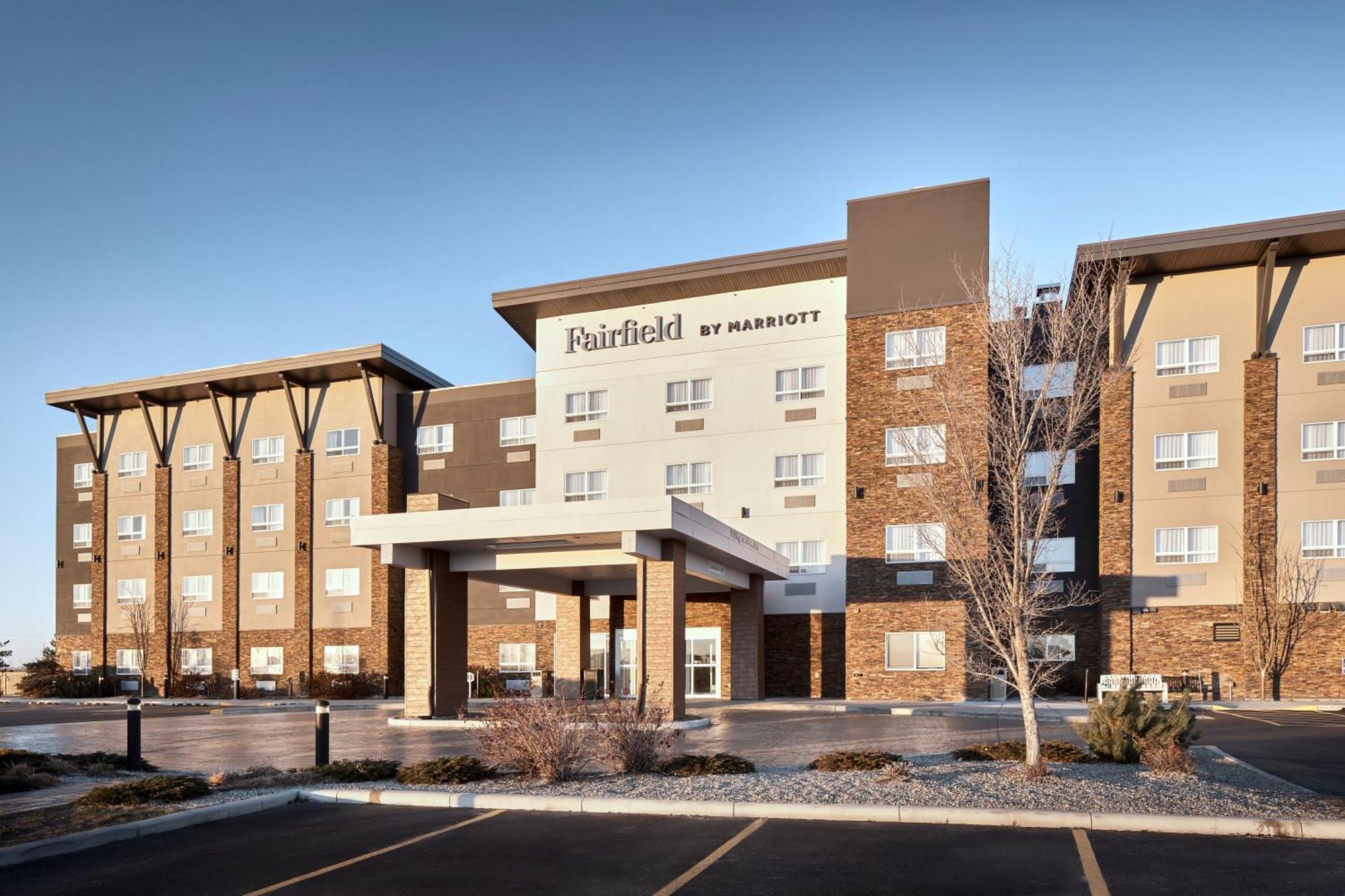 Fairfield Inn & Suites By Marriott Airdrie Bagian luar foto
