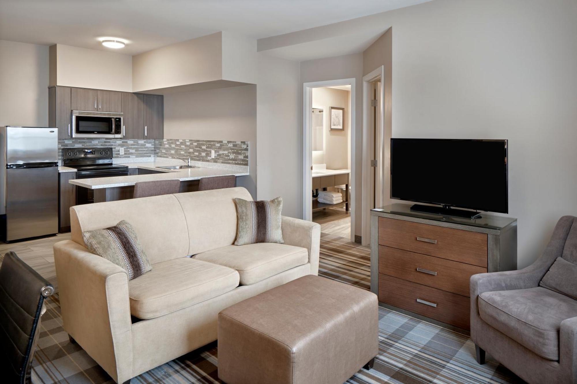 Fairfield Inn & Suites By Marriott Airdrie Bagian luar foto