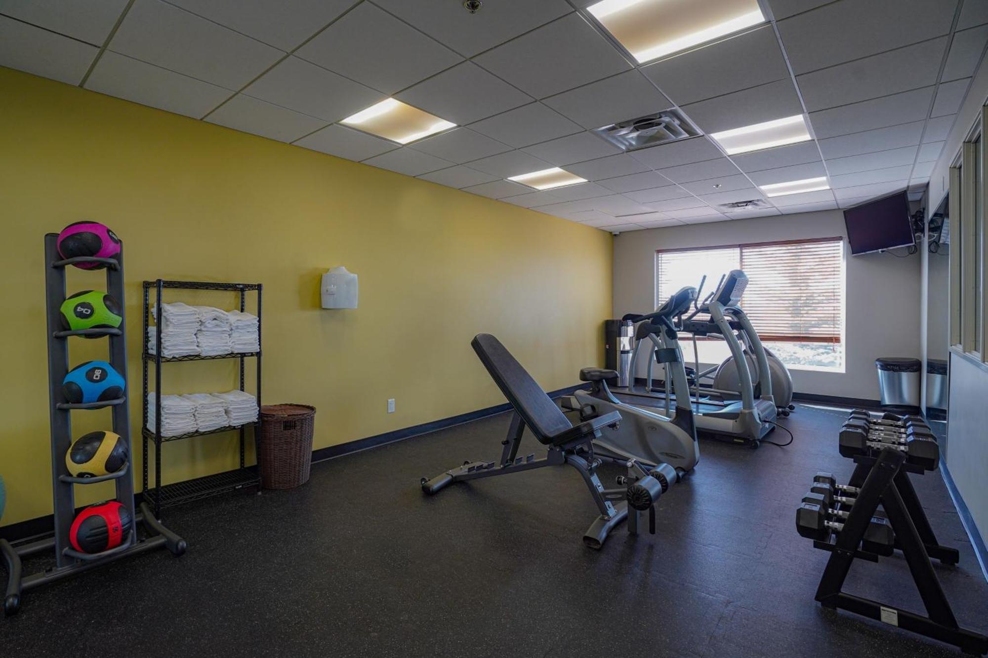 Fairfield Inn & Suites By Marriott Airdrie Bagian luar foto